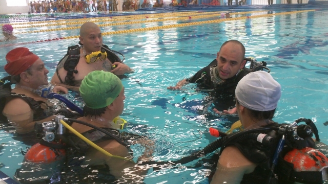  Diving instructor 
